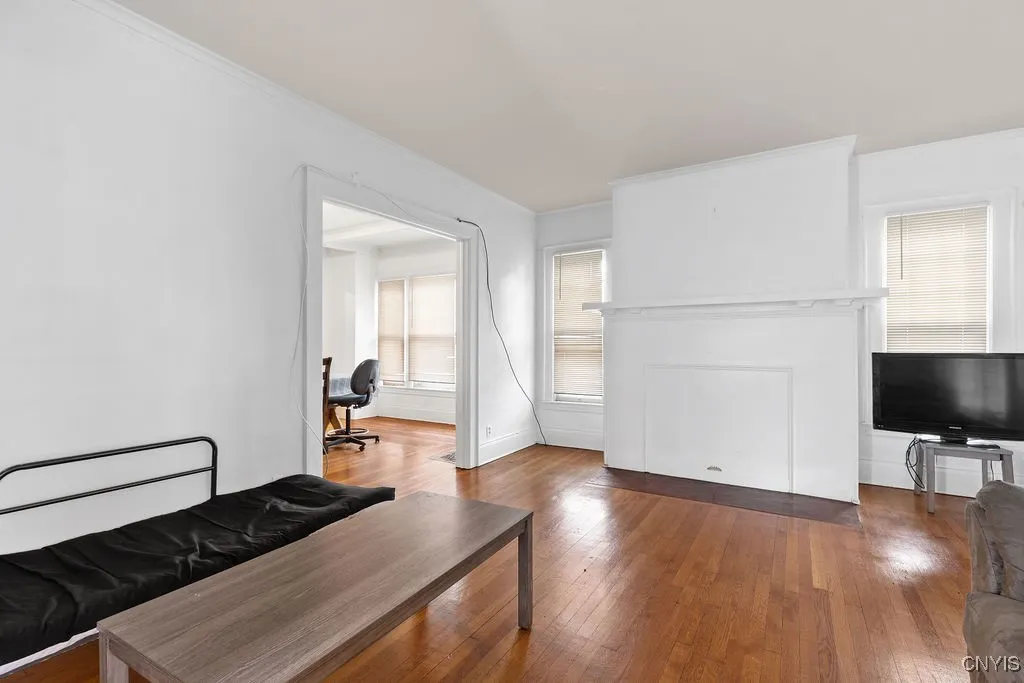 700 Maryland Avenue 2, Syracuse, New York 13210, Syracuse, New York 13210, 2 Bedrooms Bedrooms, 6 Rooms Rooms,1 BathroomBathrooms,Residential Lease,For Rent,700 Maryland Avenue 2, Syracuse, New York 13210,S1626448