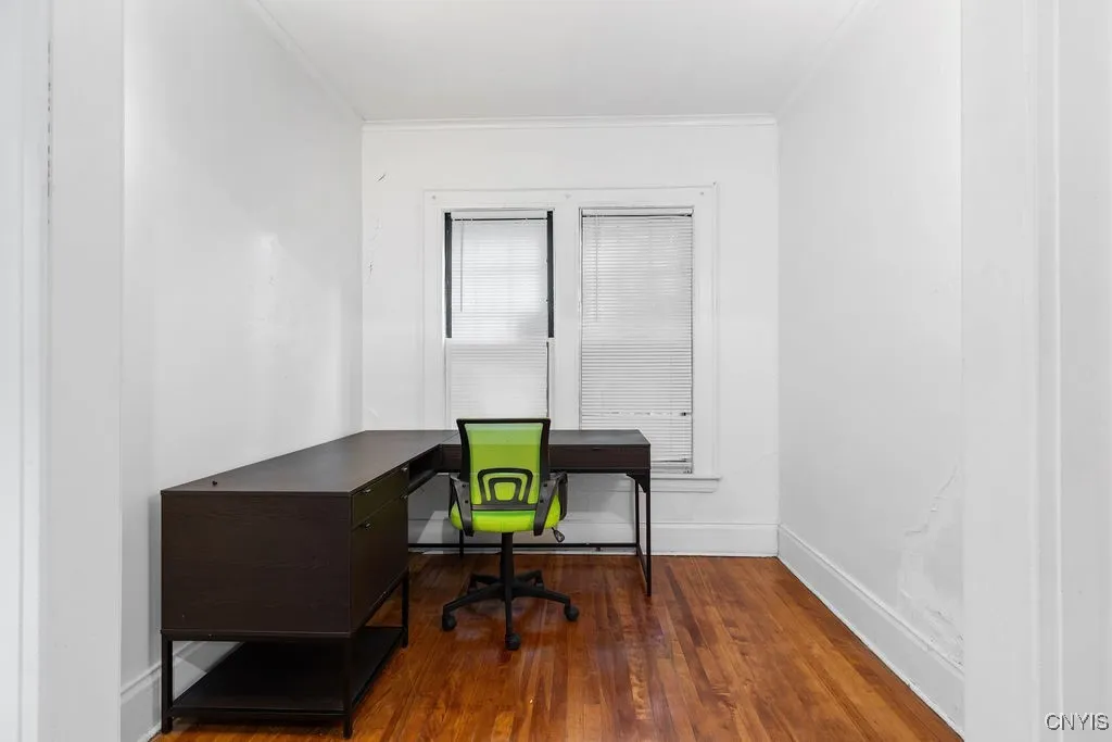 700 Maryland Avenue 2, Syracuse, New York 13210, Syracuse, New York 13210, 2 Bedrooms Bedrooms, 6 Rooms Rooms,1 BathroomBathrooms,Residential Lease,For Rent,700 Maryland Avenue 2, Syracuse, New York 13210,S1626448