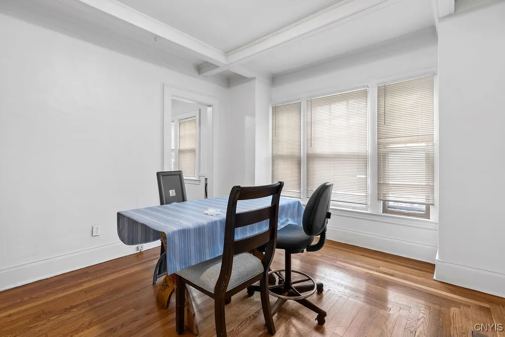 700 Maryland Avenue 2, Syracuse, New York 13210, Syracuse, New York 13210, 2 Bedrooms Bedrooms, 6 Rooms Rooms,1 BathroomBathrooms,Residential Lease,For Rent,700 Maryland Avenue 2, Syracuse, New York 13210,S1626448
