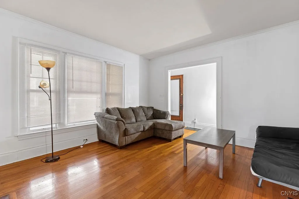 700 Maryland Avenue 2, Syracuse, New York 13210, Syracuse, New York 13210, 2 Bedrooms Bedrooms, 6 Rooms Rooms,1 BathroomBathrooms,Residential Lease,For Rent,700 Maryland Avenue 2, Syracuse, New York 13210,S1626448
