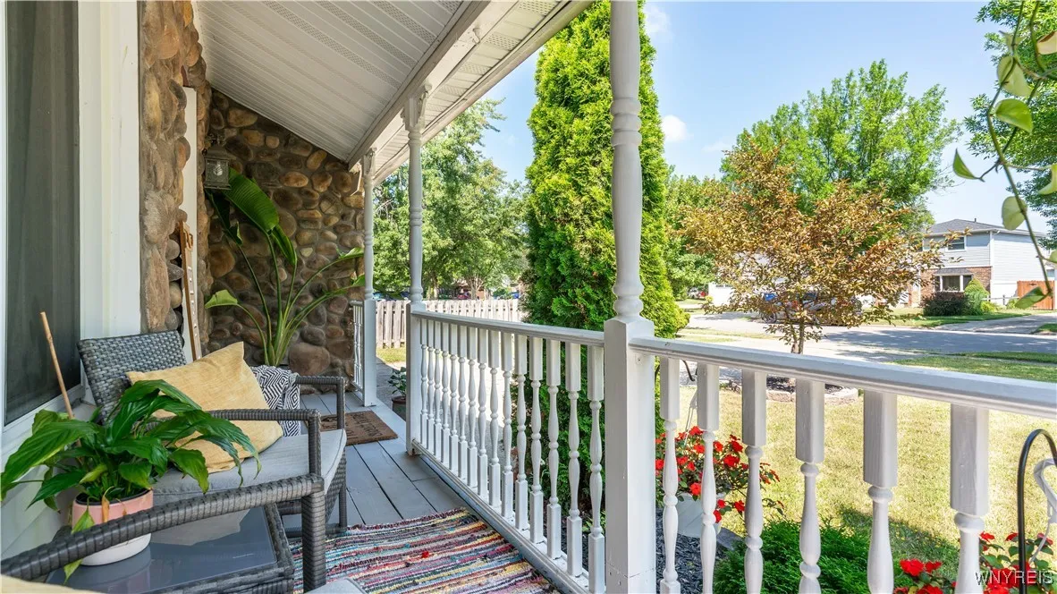 100 Sunset Court, Amherst, New York 14228, Amherst, New York 14228, 3 Bedrooms Bedrooms, 9 Rooms Rooms,1 BathroomBathrooms,Residential,Closed,100 Sunset Court, Amherst, New York 14228,0,B1625593