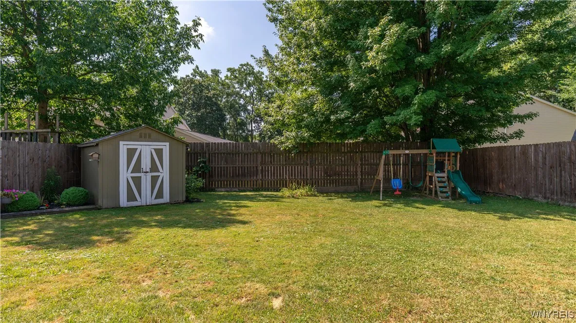 100 Sunset Court, Amherst, New York 14228, Amherst, New York 14228, 3 Bedrooms Bedrooms, 9 Rooms Rooms,1 BathroomBathrooms,Residential,Closed,100 Sunset Court, Amherst, New York 14228,0,B1625593