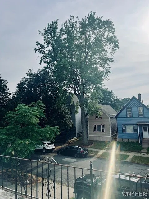 97 Baynes Street Upper, Buffalo, New York 14213, Buffalo, New York 14213, 1 Bedroom Bedrooms, 3 Rooms Rooms,1 BathroomBathrooms,Residential Lease,For Rent,97 Baynes Street Upper, Buffalo, New York 14213,B1626208