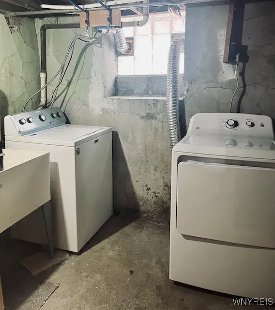 97 Baynes Street Upper, Buffalo, New York 14213, Buffalo, New York 14213, 1 Bedroom Bedrooms, 3 Rooms Rooms,1 BathroomBathrooms,Residential Lease,For Rent,97 Baynes Street Upper, Buffalo, New York 14213,B1626208