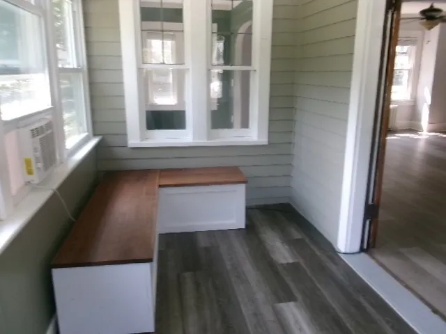 MUDD ROOM WITH STORAGE