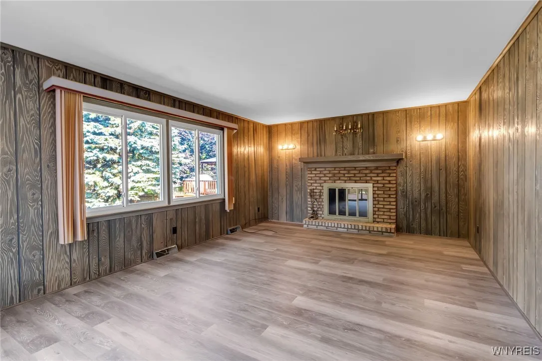 32 Honorine Drive, Cheektowaga, New York 14043, Cheektowaga, New York 14043, 4 Bedrooms Bedrooms, 8 Rooms Rooms,2 BathroomsBathrooms,Residential,Closed,32 Honorine Drive, Cheektowaga, New York 14043,0,B1626472