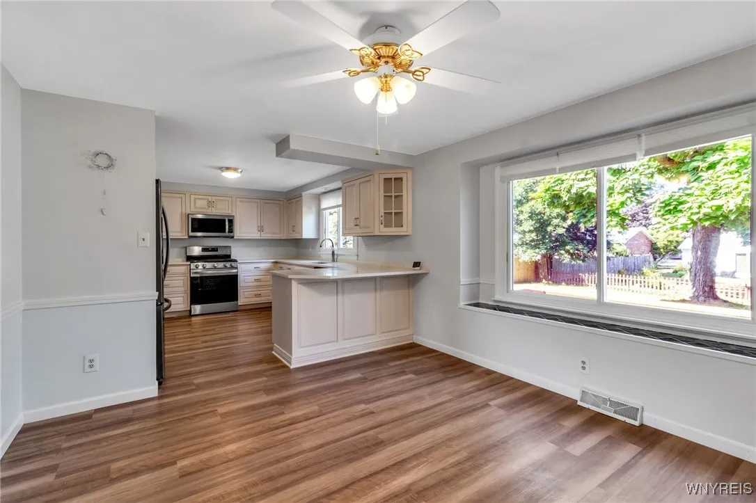 32 Honorine Drive, Cheektowaga, New York 14043, Cheektowaga, New York 14043, 4 Bedrooms Bedrooms, 8 Rooms Rooms,2 BathroomsBathrooms,Residential,Closed,32 Honorine Drive, Cheektowaga, New York 14043,0,B1626472