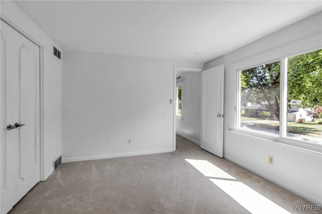 32 Honorine Drive, Cheektowaga, New York 14043, Cheektowaga, New York 14043, 4 Bedrooms Bedrooms, 8 Rooms Rooms,2 BathroomsBathrooms,Residential,Closed,32 Honorine Drive, Cheektowaga, New York 14043,0,B1626472