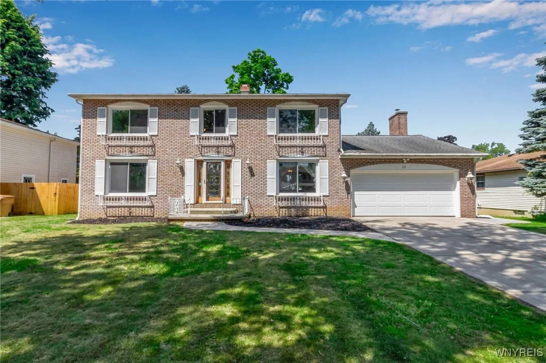 32 Honorine Drive, Cheektowaga, New York 14043, Cheektowaga, New York 14043, 4 Bedrooms Bedrooms, 8 Rooms Rooms,2 BathroomsBathrooms,Residential,Closed,32 Honorine Drive, Cheektowaga, New York 14043,0,B1626472