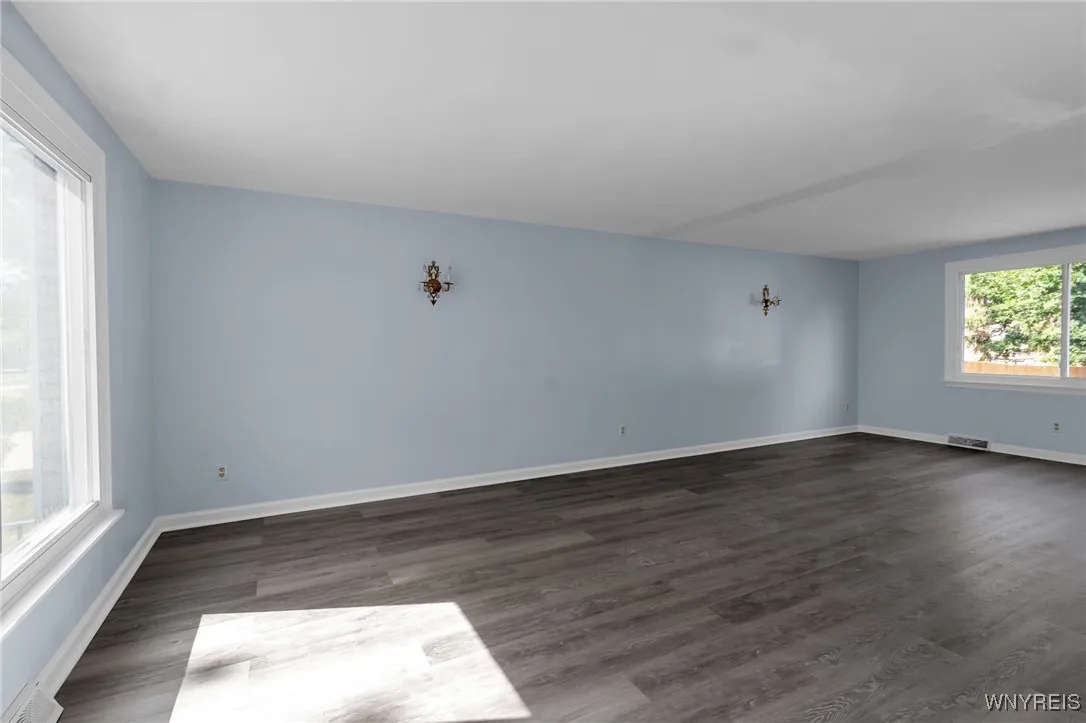 32 Honorine Drive, Cheektowaga, New York 14043, Cheektowaga, New York 14043, 4 Bedrooms Bedrooms, 8 Rooms Rooms,2 BathroomsBathrooms,Residential,Closed,32 Honorine Drive, Cheektowaga, New York 14043,0,B1626472