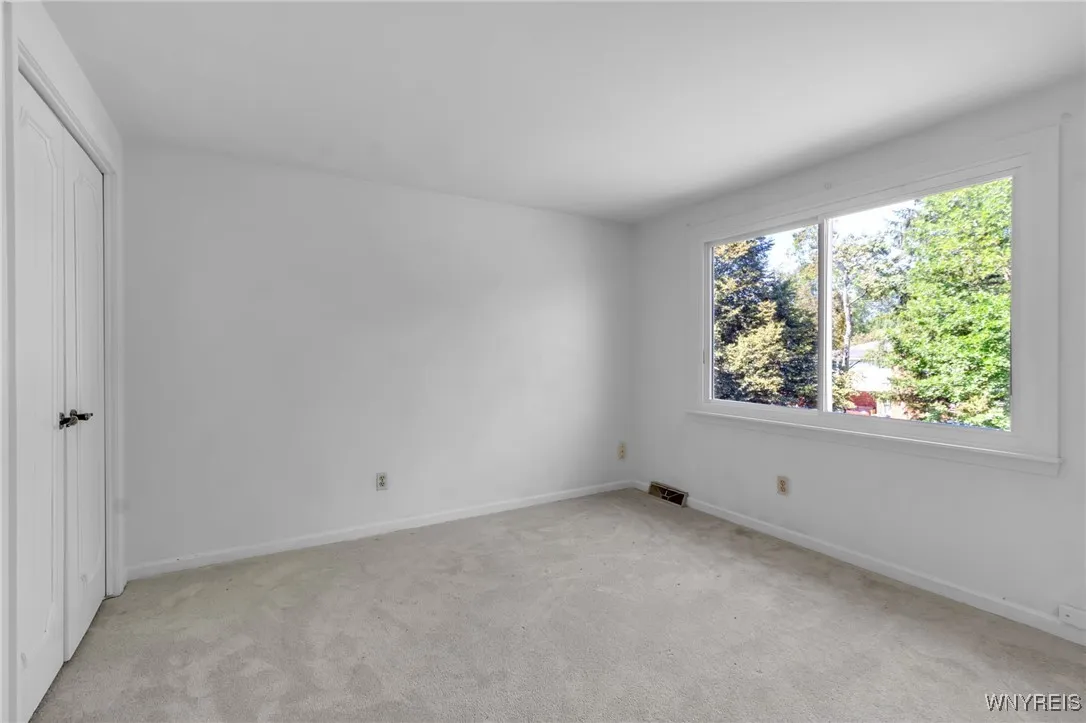 32 Honorine Drive, Cheektowaga, New York 14043, Cheektowaga, New York 14043, 4 Bedrooms Bedrooms, 8 Rooms Rooms,2 BathroomsBathrooms,Residential,Closed,32 Honorine Drive, Cheektowaga, New York 14043,0,B1626472