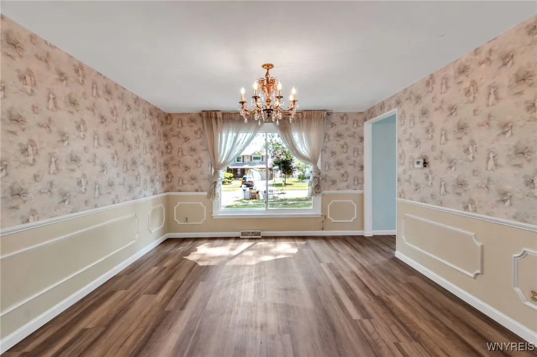 32 Honorine Drive, Cheektowaga, New York 14043, Cheektowaga, New York 14043, 4 Bedrooms Bedrooms, 8 Rooms Rooms,2 BathroomsBathrooms,Residential,Closed,32 Honorine Drive, Cheektowaga, New York 14043,0,B1626472