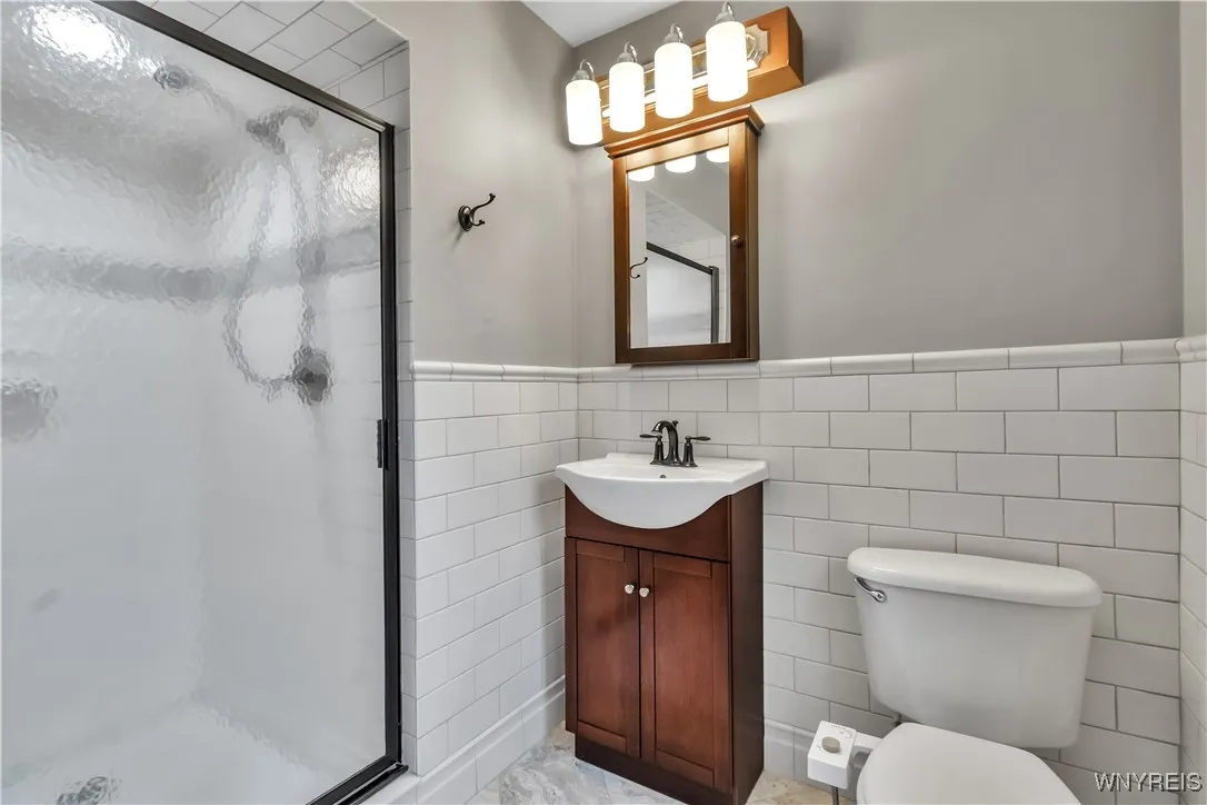 21 Tee Court, Amherst, New York 14221, Amherst, New York 14221, 4 Bedrooms Bedrooms, 9 Rooms Rooms,2 BathroomsBathrooms,Residential,For Sale,21 Tee Court, Amherst, New York 14221,B1626362