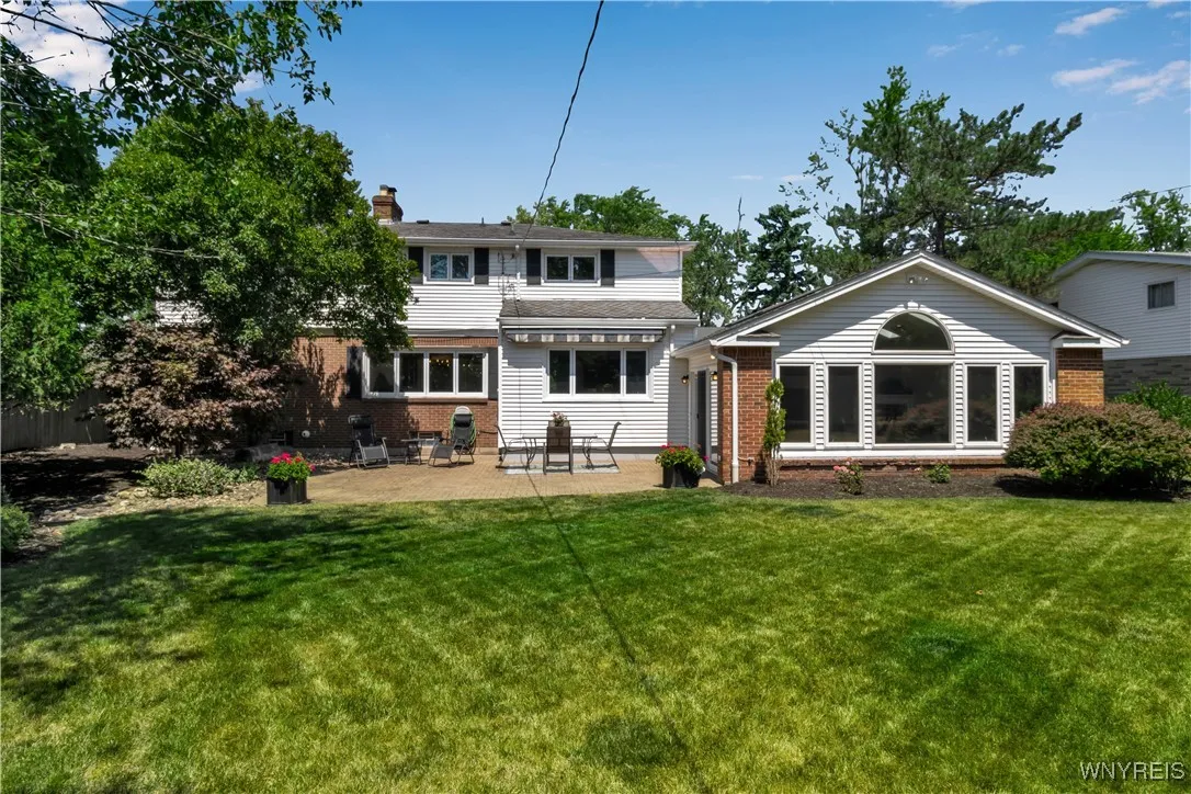 21 Tee Court, Amherst, New York 14221, Amherst, New York 14221, 4 Bedrooms Bedrooms, 9 Rooms Rooms,2 BathroomsBathrooms,Residential,For Sale,21 Tee Court, Amherst, New York 14221,B1626362