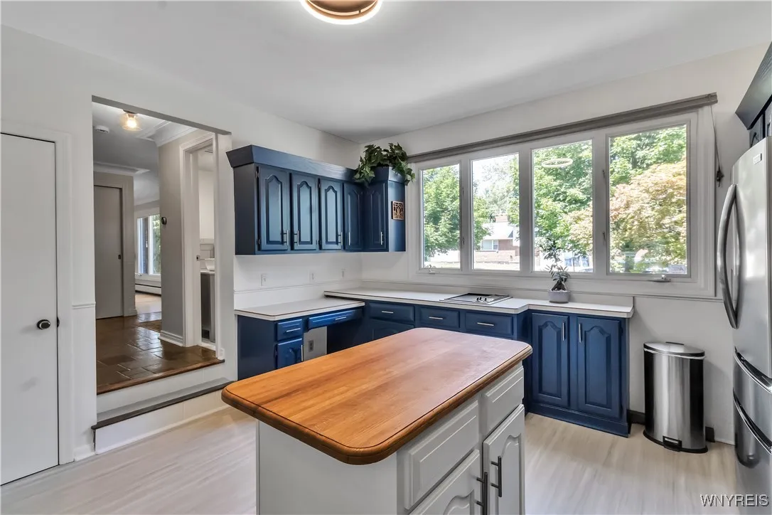 21 Tee Court, Amherst, New York 14221, Amherst, New York 14221, 4 Bedrooms Bedrooms, 9 Rooms Rooms,2 BathroomsBathrooms,Residential,For Sale,21 Tee Court, Amherst, New York 14221,B1626362