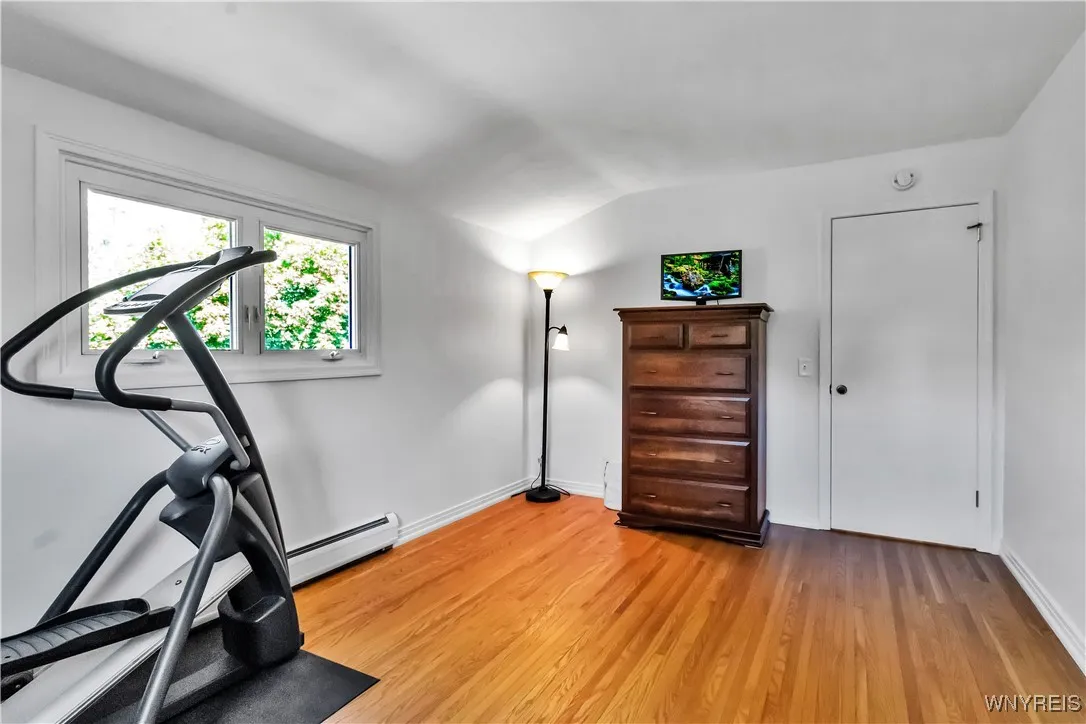 21 Tee Court, Amherst, New York 14221, Amherst, New York 14221, 4 Bedrooms Bedrooms, 9 Rooms Rooms,2 BathroomsBathrooms,Residential,For Sale,21 Tee Court, Amherst, New York 14221,B1626362