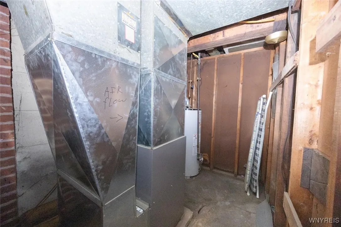 5810 Buffalo Avenue, Niagara Falls, New York 14304, Niagara Falls, New York 14304, 4 Bedrooms Bedrooms, 9 Rooms Rooms,2 BathroomsBathrooms,Residential,For Sale,5810 Buffalo Avenue, Niagara Falls, New York 14304,0,B1626119