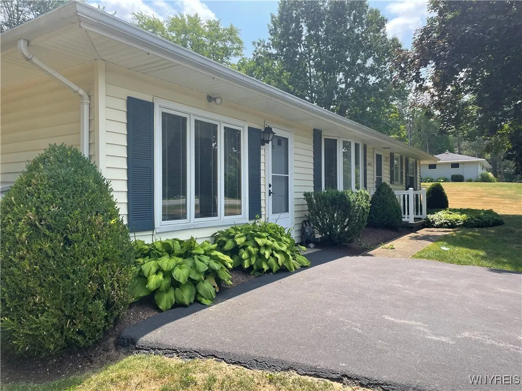 4351 Two Rod Road, Wales, New York 14052, Wales, New York 14052, 3 Bedrooms Bedrooms, 8 Rooms Rooms,1 BathroomBathrooms,Residential,Closed,4351 Two Rod Road, Wales, New York 14052,0,B1626305