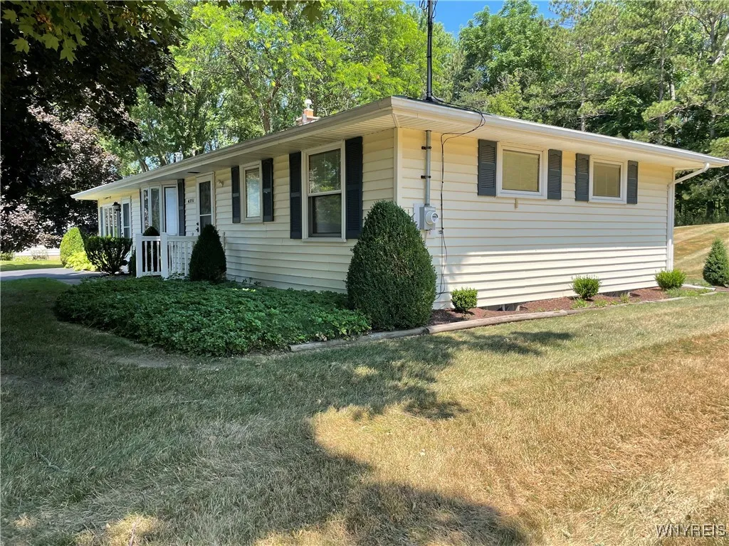 4351 Two Rod Road, Wales, New York 14052, Wales, New York 14052, 3 Bedrooms Bedrooms, 8 Rooms Rooms,1 BathroomBathrooms,Residential,Closed,4351 Two Rod Road, Wales, New York 14052,0,B1626305