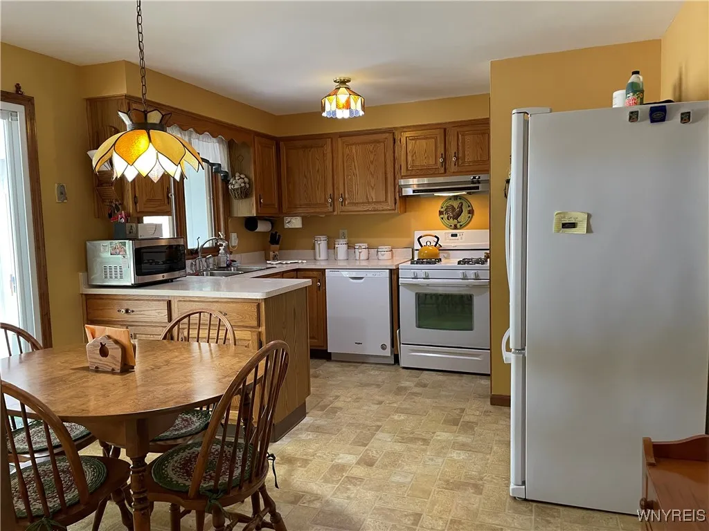 4351 Two Rod Road, Wales, New York 14052, Wales, New York 14052, 3 Bedrooms Bedrooms, 8 Rooms Rooms,1 BathroomBathrooms,Residential,Closed,4351 Two Rod Road, Wales, New York 14052,0,B1626305