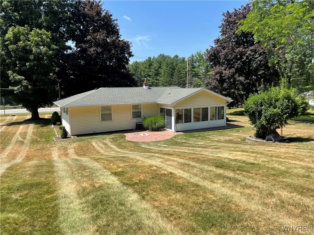 4351 Two Rod Road, Wales, New York 14052, Wales, New York 14052, 3 Bedrooms Bedrooms, 8 Rooms Rooms,1 BathroomBathrooms,Residential,Closed,4351 Two Rod Road, Wales, New York 14052,0,B1626305