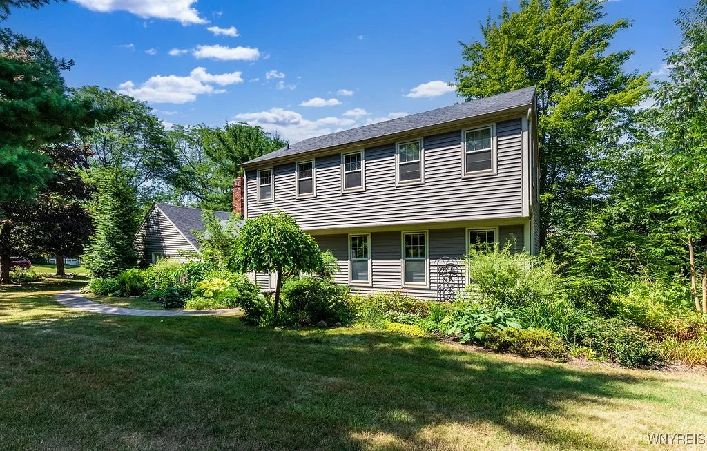17 Briar Hill Road, Orchard Park, New York 14127, Orchard Park, New York 14127, 4 Bedrooms Bedrooms, 9 Rooms Rooms,3 BathroomsBathrooms,Residential,For Sale,17 Briar Hill Road, Orchard Park, New York 14127,B1624237