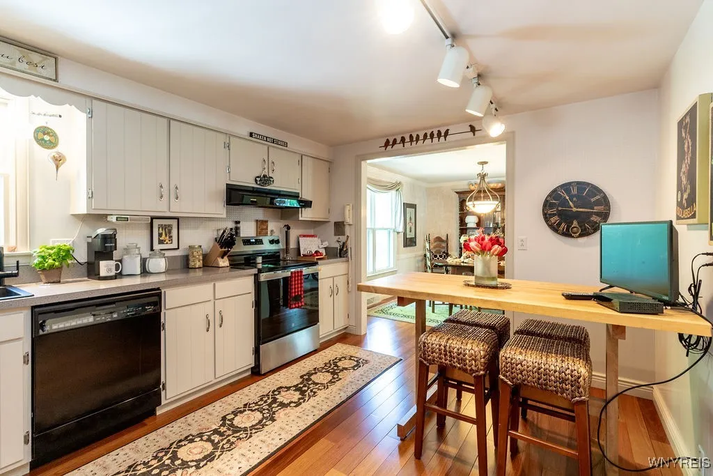17 Briar Hill Road, Orchard Park, New York 14127, Orchard Park, New York 14127, 4 Bedrooms Bedrooms, 9 Rooms Rooms,3 BathroomsBathrooms,Residential,For Sale,17 Briar Hill Road, Orchard Park, New York 14127,B1624237
