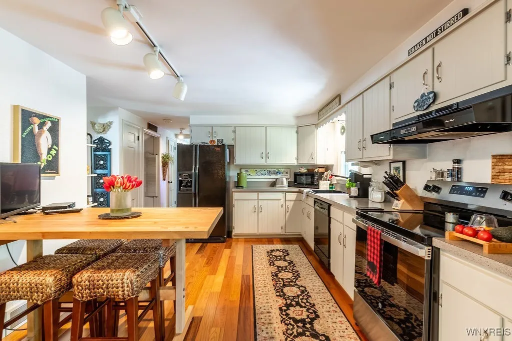 17 Briar Hill Road, Orchard Park, New York 14127, Orchard Park, New York 14127, 4 Bedrooms Bedrooms, 9 Rooms Rooms,3 BathroomsBathrooms,Residential,For Sale,17 Briar Hill Road, Orchard Park, New York 14127,B1624237