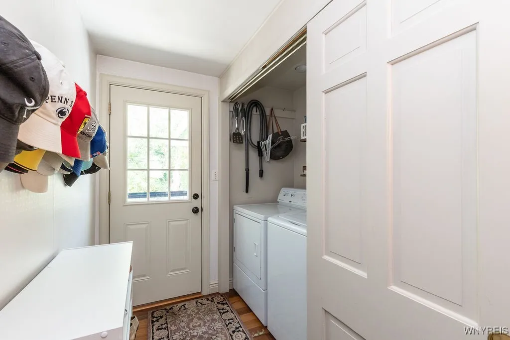 17 Briar Hill Road, Orchard Park, New York 14127, Orchard Park, New York 14127, 4 Bedrooms Bedrooms, 9 Rooms Rooms,3 BathroomsBathrooms,Residential,For Sale,17 Briar Hill Road, Orchard Park, New York 14127,B1624237