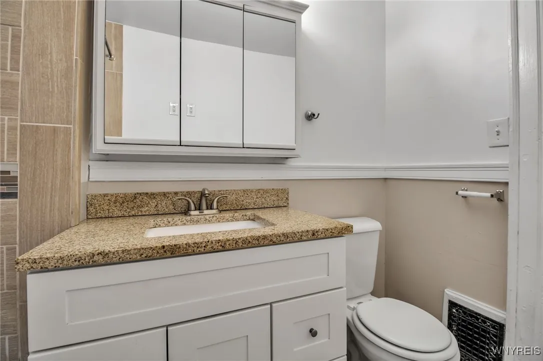 559 Potomac Avenue, Buffalo, New York 14222, Buffalo, New York 14222, 6 Bedrooms Bedrooms, ,2 BathroomsBathrooms,Residential,For Sale,559 Potomac Avenue, Buffalo, New York 14222,B1625778
