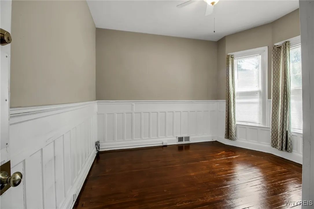 559 Potomac Avenue, Buffalo, New York 14222, Buffalo, New York 14222, 6 Bedrooms Bedrooms, ,2 BathroomsBathrooms,Residential,For Sale,559 Potomac Avenue, Buffalo, New York 14222,B1625778