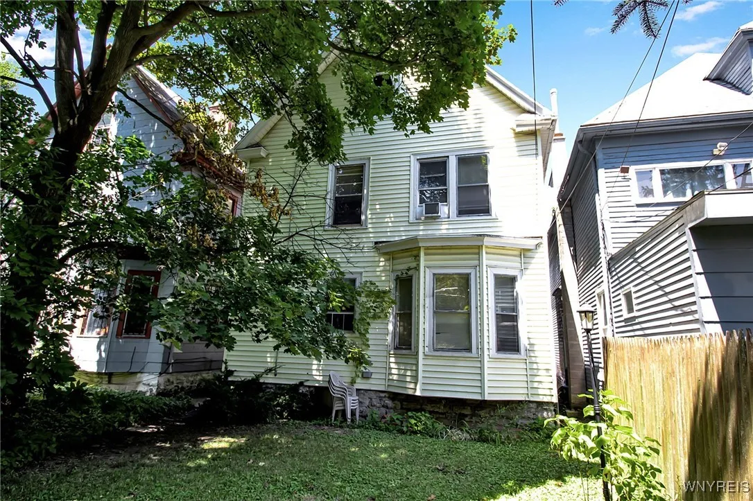 559 Potomac Avenue, Buffalo, New York 14222, Buffalo, New York 14222, 6 Bedrooms Bedrooms, ,2 BathroomsBathrooms,Residential,For Sale,559 Potomac Avenue, Buffalo, New York 14222,B1625778