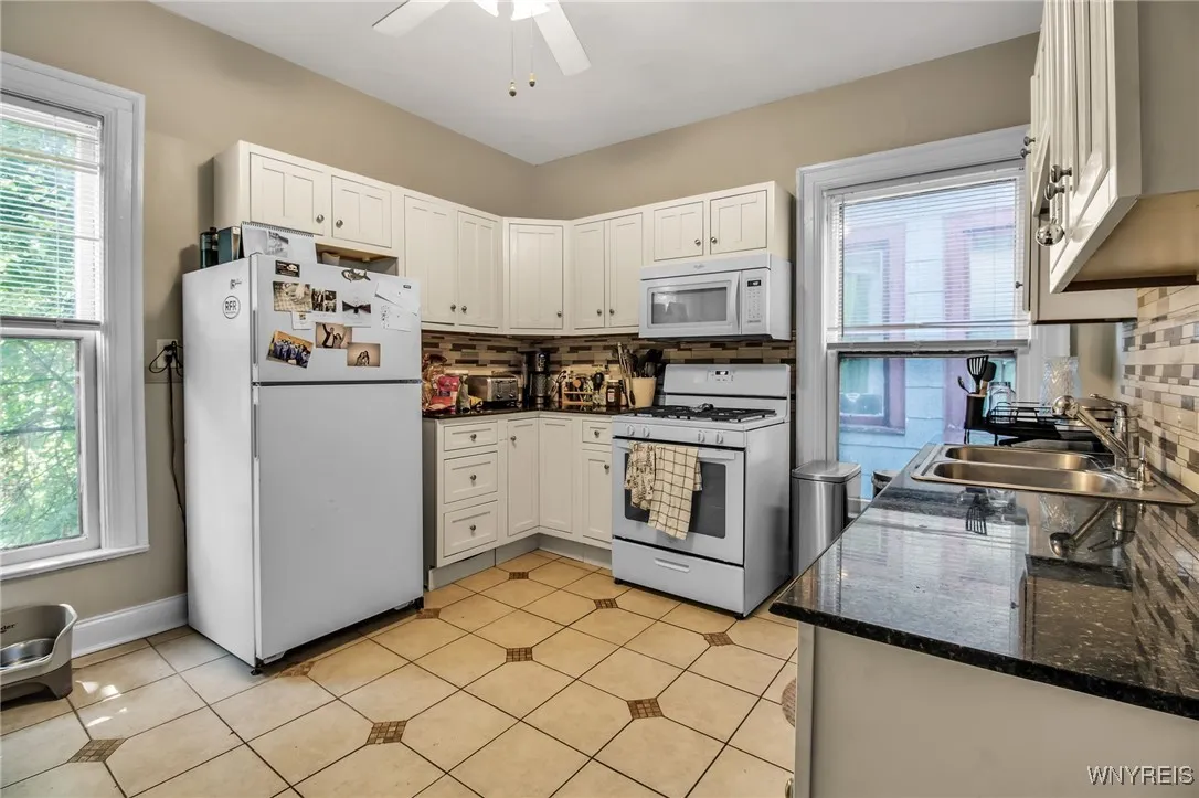 559 Potomac Avenue, Buffalo, New York 14222, Buffalo, New York 14222, 6 Bedrooms Bedrooms, ,2 BathroomsBathrooms,Residential,For Sale,559 Potomac Avenue, Buffalo, New York 14222,B1625778