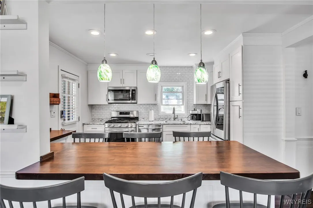 273 East And West Road, West Seneca, New York 1422, West Seneca, New York 14224, 3 Bedrooms Bedrooms, 7 Rooms Rooms,1 BathroomBathrooms,Residential,For Sale,273 East And West Road, West Seneca, New York 1422,B1625875