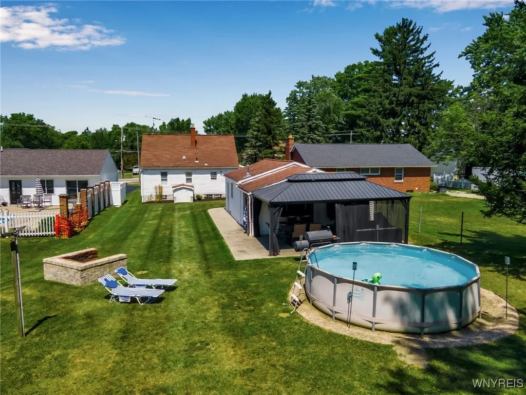 273 East And West Road, West Seneca, New York 1422, West Seneca, New York 14224, 3 Bedrooms Bedrooms, 7 Rooms Rooms,1 BathroomBathrooms,Residential,For Sale,273 East And West Road, West Seneca, New York 1422,B1625875
