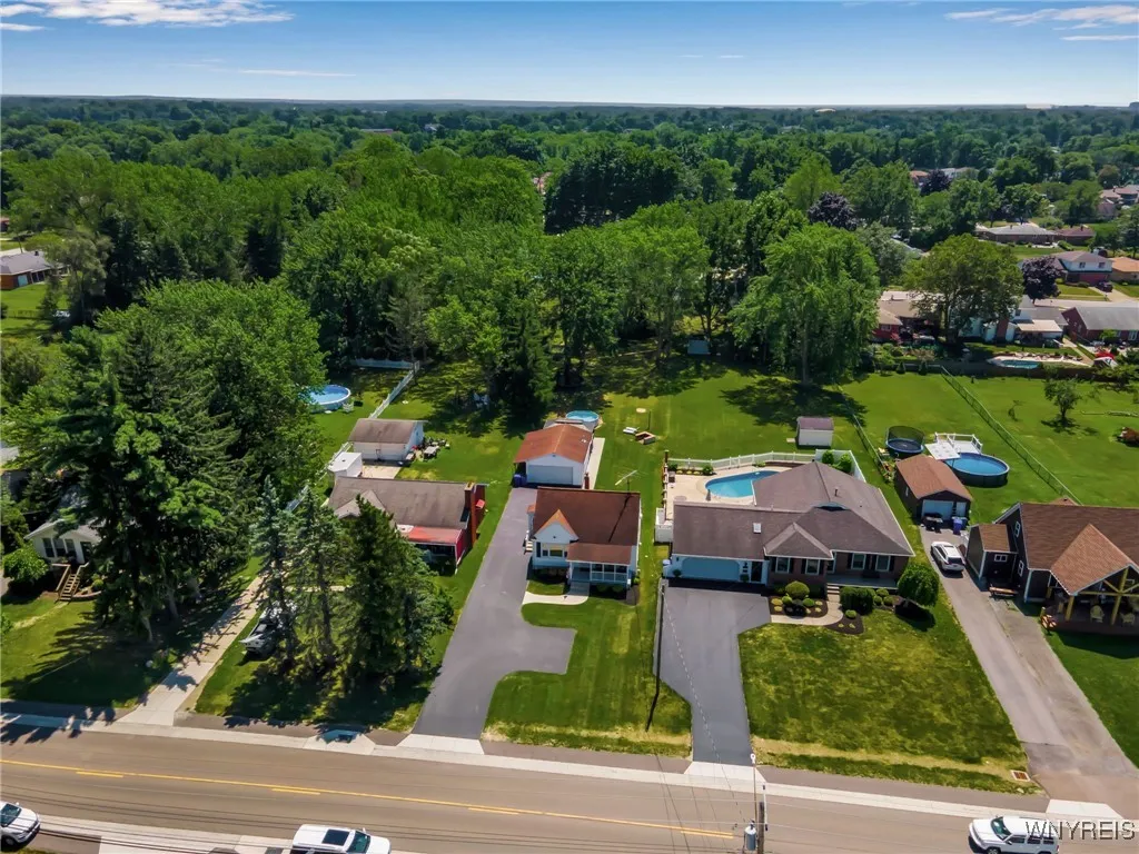 273 East And West Road, West Seneca, New York 1422, West Seneca, New York 14224, 3 Bedrooms Bedrooms, 7 Rooms Rooms,1 BathroomBathrooms,Residential,For Sale,273 East And West Road, West Seneca, New York 1422,B1625875