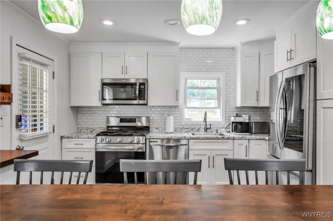 273 East And West Road, West Seneca, New York 1422, West Seneca, New York 14224, 3 Bedrooms Bedrooms, 7 Rooms Rooms,1 BathroomBathrooms,Residential,For Sale,273 East And West Road, West Seneca, New York 1422,B1625875