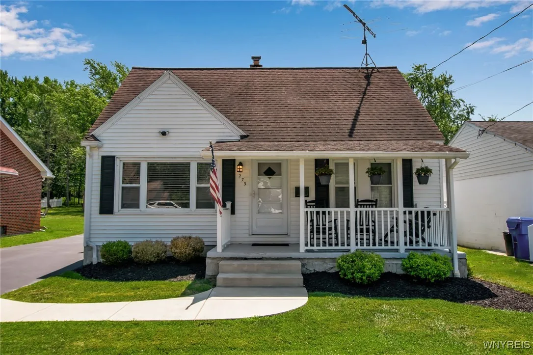 273 East And West Road, West Seneca, New York 1422, West Seneca, New York 14224, 3 Bedrooms Bedrooms, 7 Rooms Rooms,1 BathroomBathrooms,Residential,For Sale,273 East And West Road, West Seneca, New York 1422,B1625875