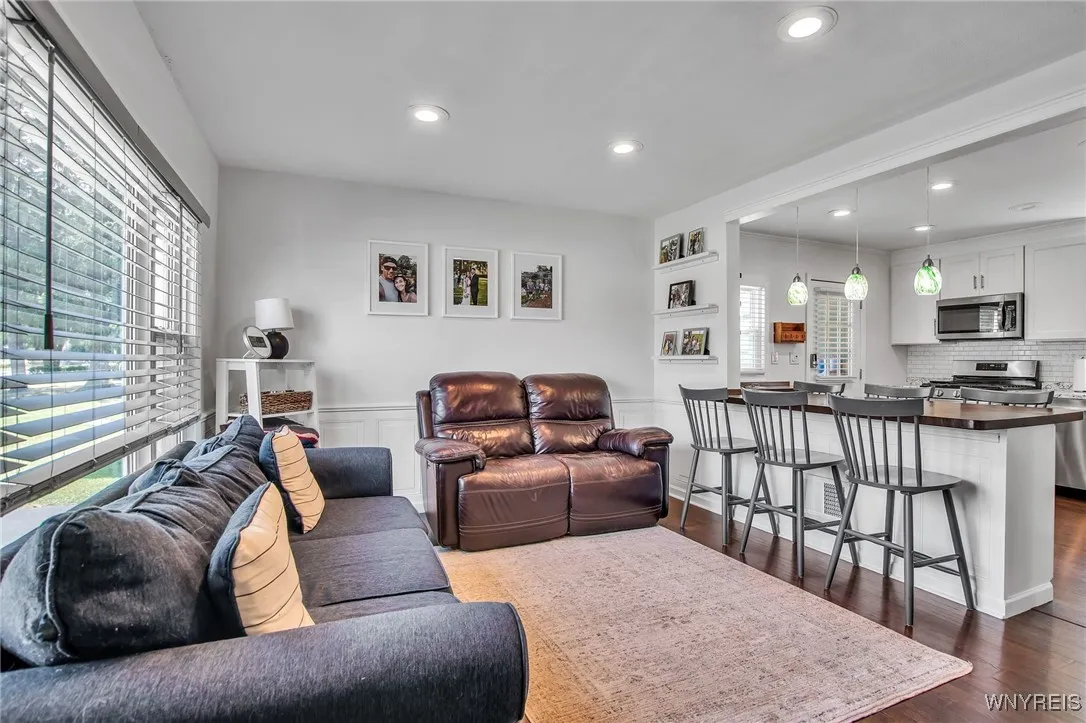 273 East And West Road, West Seneca, New York 1422, West Seneca, New York 14224, 3 Bedrooms Bedrooms, 7 Rooms Rooms,1 BathroomBathrooms,Residential,For Sale,273 East And West Road, West Seneca, New York 1422,B1625875