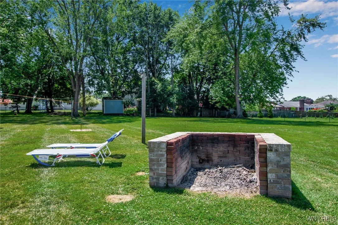 273 East And West Road, West Seneca, New York 1422, West Seneca, New York 14224, 3 Bedrooms Bedrooms, 7 Rooms Rooms,1 BathroomBathrooms,Residential,For Sale,273 East And West Road, West Seneca, New York 1422,B1625875