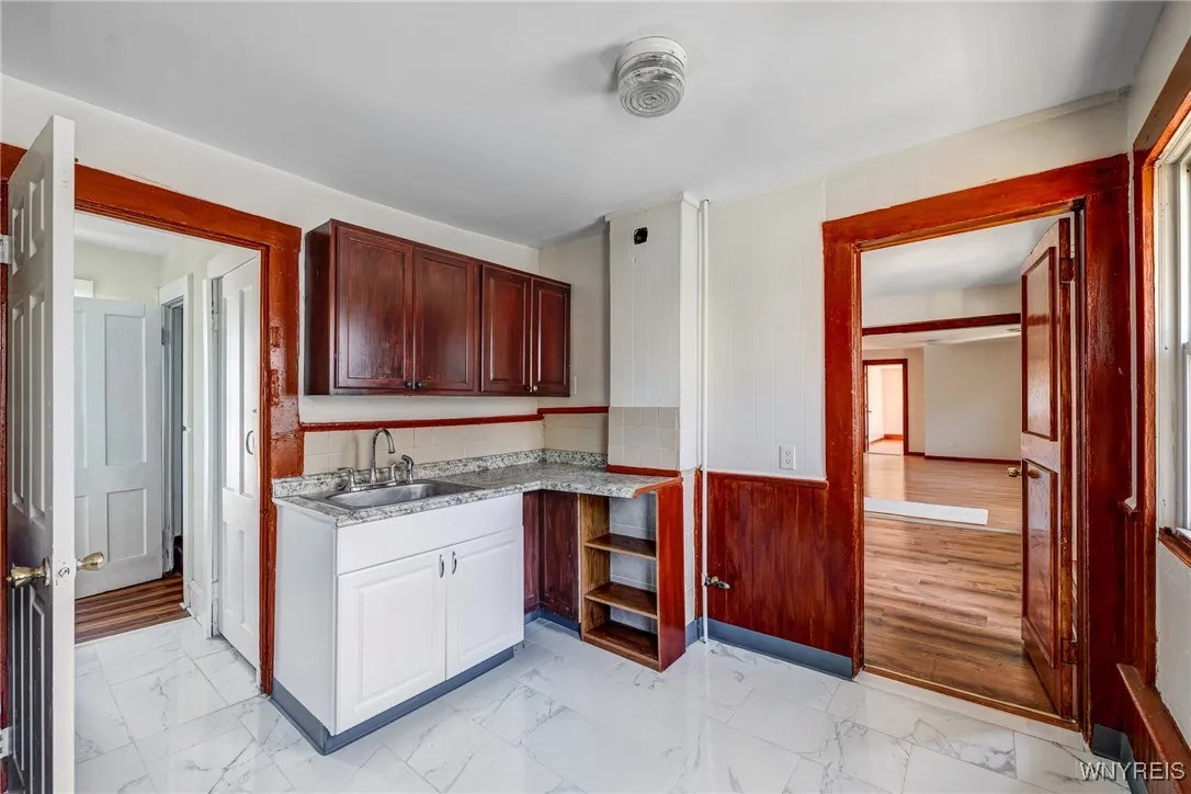 377 Walnut Street, Buffalo, New York 14204, Buffalo, New York 14204, 6 Bedrooms Bedrooms, ,2 BathroomsBathrooms,Residential,Closed,377 Walnut Street, Buffalo, New York 14204,0,B1626078