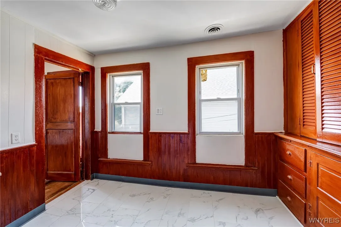 377 Walnut Street, Buffalo, New York 14204, Buffalo, New York 14204, 6 Bedrooms Bedrooms, ,2 BathroomsBathrooms,Residential,Closed,377 Walnut Street, Buffalo, New York 14204,0,B1626078