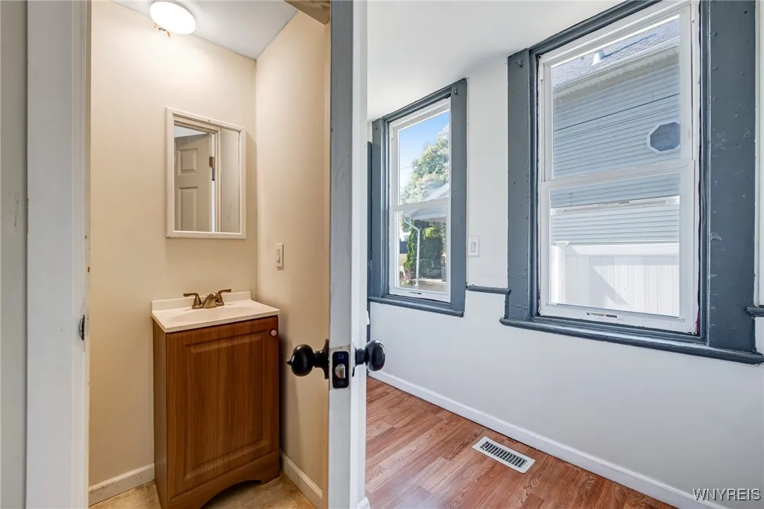 377 Walnut Street, Buffalo, New York 14204, Buffalo, New York 14204, 6 Bedrooms Bedrooms, ,2 BathroomsBathrooms,Residential,Closed,377 Walnut Street, Buffalo, New York 14204,0,B1626078
