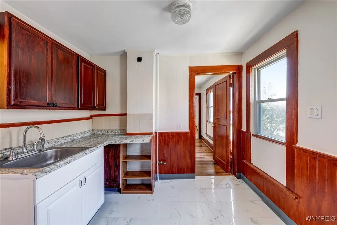 377 Walnut Street, Buffalo, New York 14204, Buffalo, New York 14204, 6 Bedrooms Bedrooms, ,2 BathroomsBathrooms,Residential,Closed,377 Walnut Street, Buffalo, New York 14204,0,B1626078