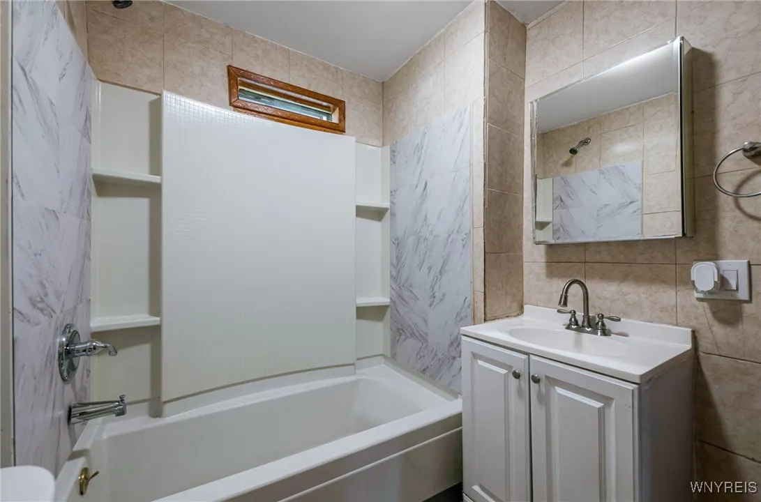 377 Walnut Street, Buffalo, New York 14204, Buffalo, New York 14204, 6 Bedrooms Bedrooms, ,2 BathroomsBathrooms,Residential,Closed,377 Walnut Street, Buffalo, New York 14204,0,B1626078