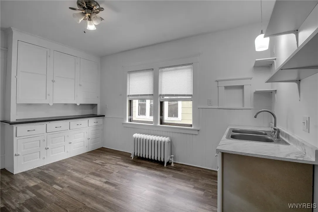 205 Lisbon Avenue, Buffalo, New York 14215, Buffalo, New York 14215, 3 Bedrooms Bedrooms, 5 Rooms Rooms,1 BathroomBathrooms,Residential Lease,For Rent,205 Lisbon Avenue, Buffalo, New York 14215,B1626131