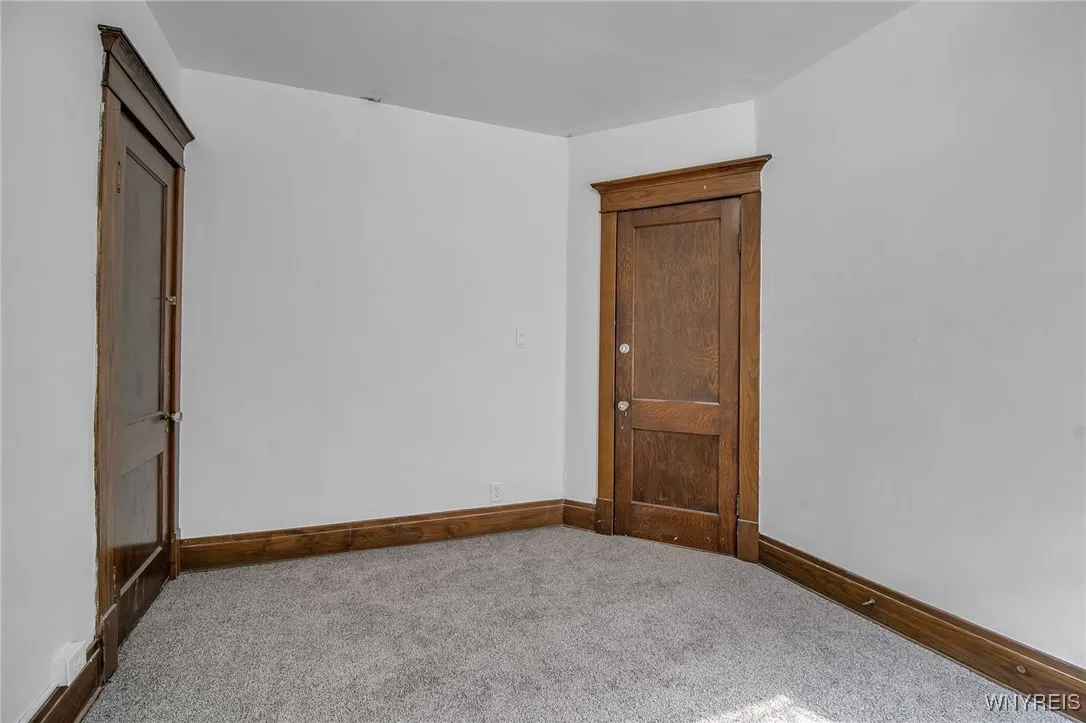 205 Lisbon Avenue, Buffalo, New York 14215, Buffalo, New York 14215, 3 Bedrooms Bedrooms, 5 Rooms Rooms,1 BathroomBathrooms,Residential Lease,For Rent,205 Lisbon Avenue, Buffalo, New York 14215,B1626131