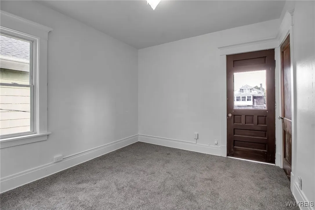 205 Lisbon Avenue, Buffalo, New York 14215, Buffalo, New York 14215, 3 Bedrooms Bedrooms, 5 Rooms Rooms,1 BathroomBathrooms,Residential Lease,For Rent,205 Lisbon Avenue, Buffalo, New York 14215,B1626131