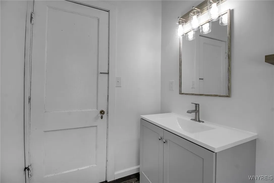 205 Lisbon Avenue, Buffalo, New York 14215, Buffalo, New York 14215, 3 Bedrooms Bedrooms, 5 Rooms Rooms,1 BathroomBathrooms,Residential Lease,For Rent,205 Lisbon Avenue, Buffalo, New York 14215,B1626131