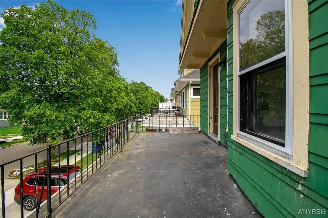 205 Lisbon Avenue, Buffalo, New York 14215, Buffalo, New York 14215, 3 Bedrooms Bedrooms, 5 Rooms Rooms,1 BathroomBathrooms,Residential Lease,For Rent,205 Lisbon Avenue, Buffalo, New York 14215,B1626131
